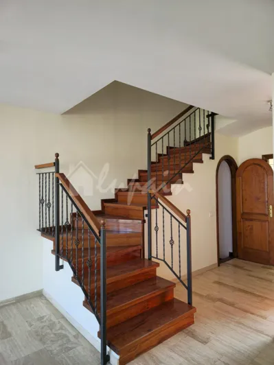 Image No.8-3 Bed Townhouse for sale