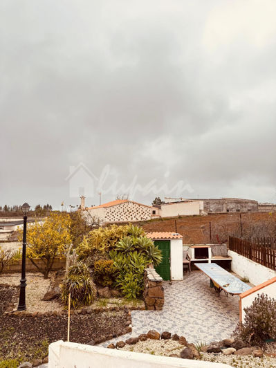 Image No.1-4 Bed Country House for sale