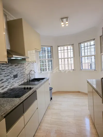 Image No.20-3 Bed Townhouse for sale