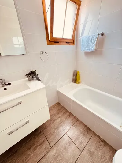 Image No.25-2 Bed Apartment for sale