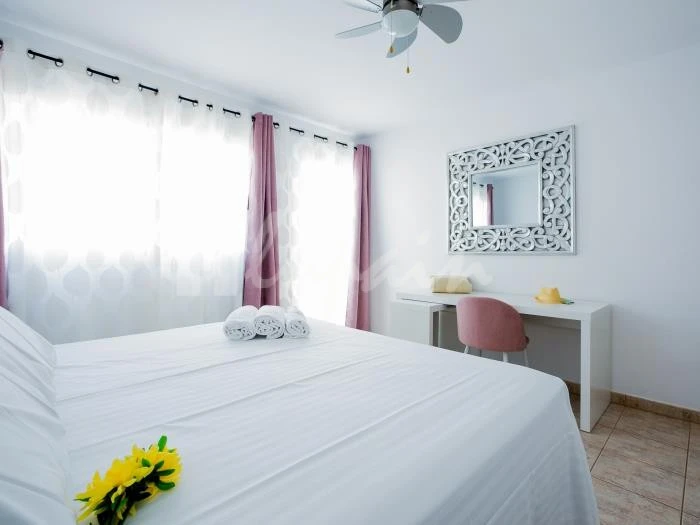 Image No.20-3 Bed Apartment for sale