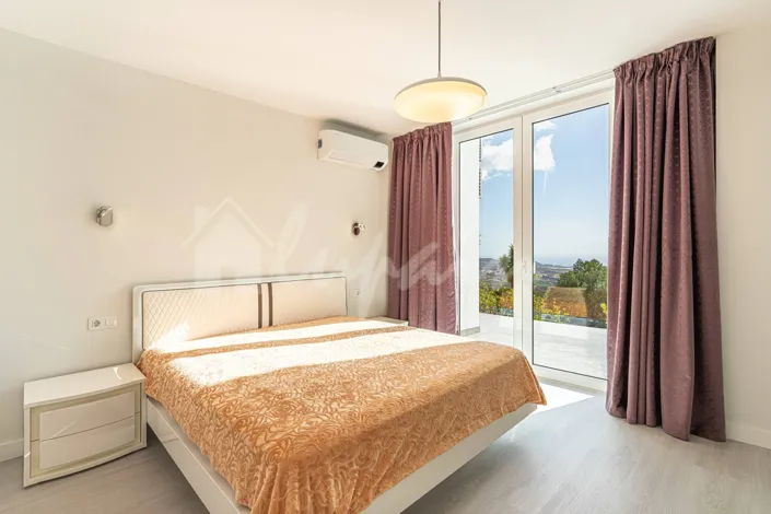 Image No.20-5 Bed Villa for sale