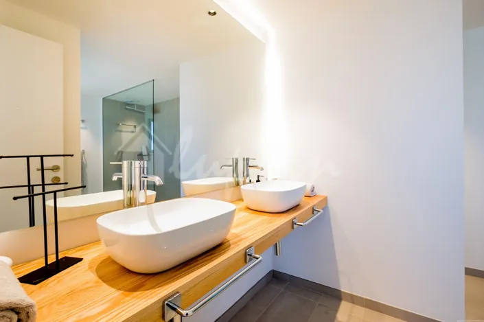 Image No.24-3 Bed Villa for sale