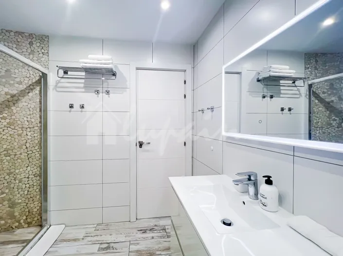 Image No.36-2 Bed Apartment for sale