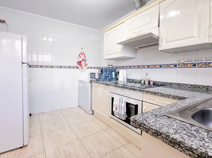 Image No.15-4 Bed Apartment for sale