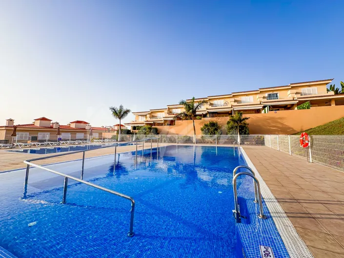 Image No.2-4 Bed Villa for sale