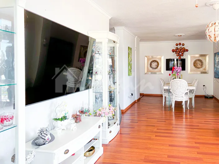 Image No.6-5 Bed Villa for sale