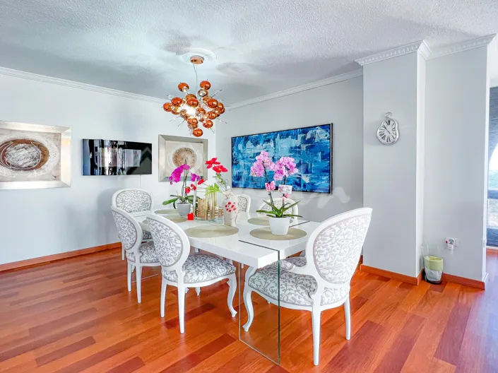 Image No.8-5 Bed Villa for sale