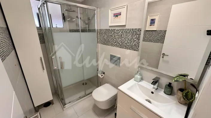 Image No.15-2 Bed Townhouse for sale