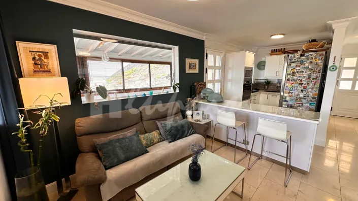 Image No.17-2 Bed Townhouse for sale