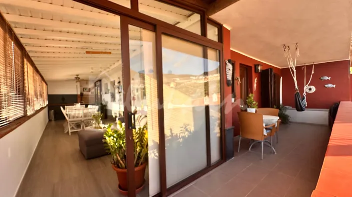 Image No.35-2 Bed Townhouse for sale