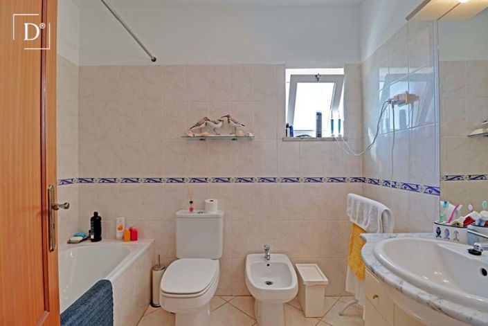 Image No.10-3 Bed Apartment for sale