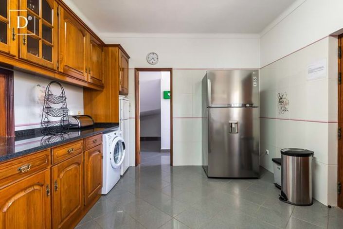 Image No.32-8 Bed Villa for sale