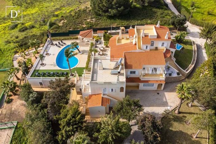 Image No.4-8 Bed Villa for sale