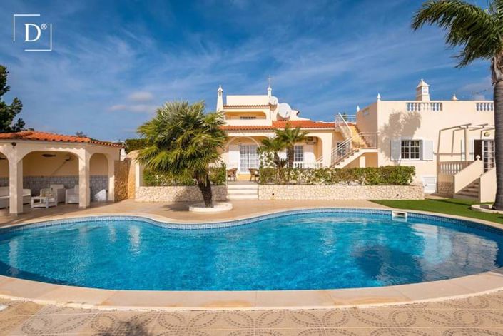 Image No.7-8 Bed Villa for sale