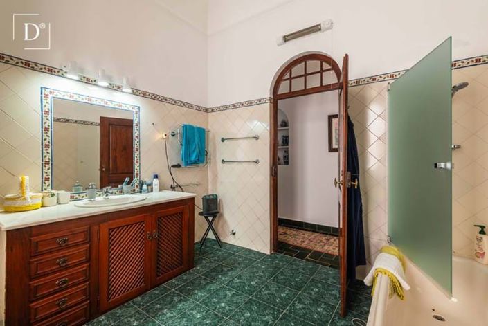 Image No.20-6 Bed Villa for sale