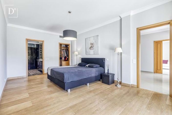 Image No.12-4 Bed Villa for sale