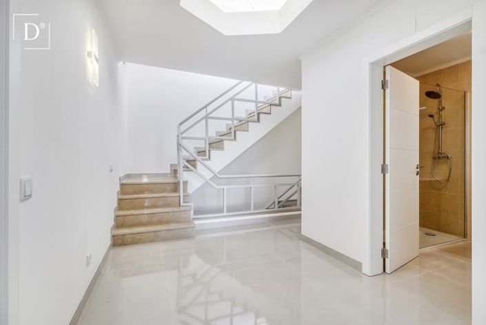 Image No.18-3 Bed Villa for sale