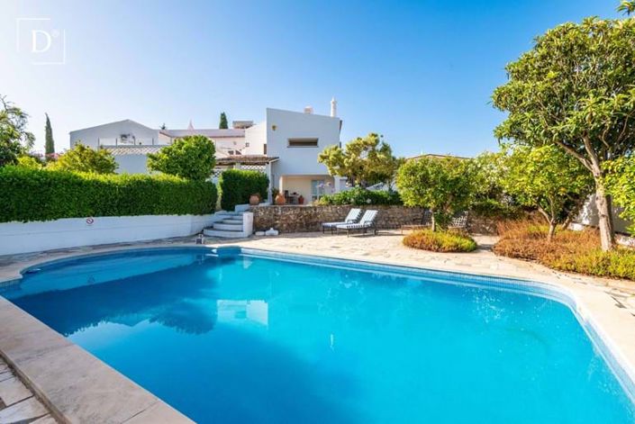 Image No.3-4 Bed Villa for sale