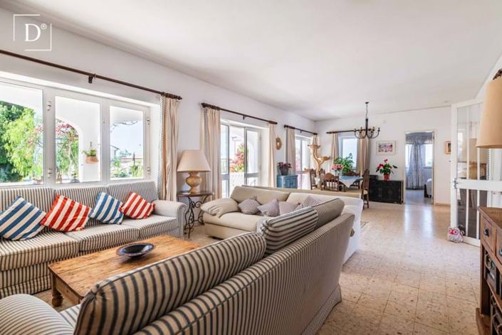 Image No.4-4 Bed Villa for sale