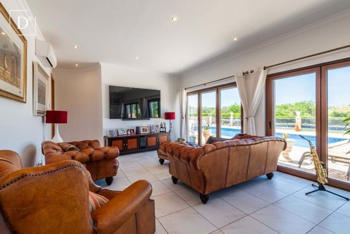 Image No.2-3 Bed Villa for sale