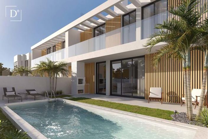Image No.1-4 Bed Villa for sale