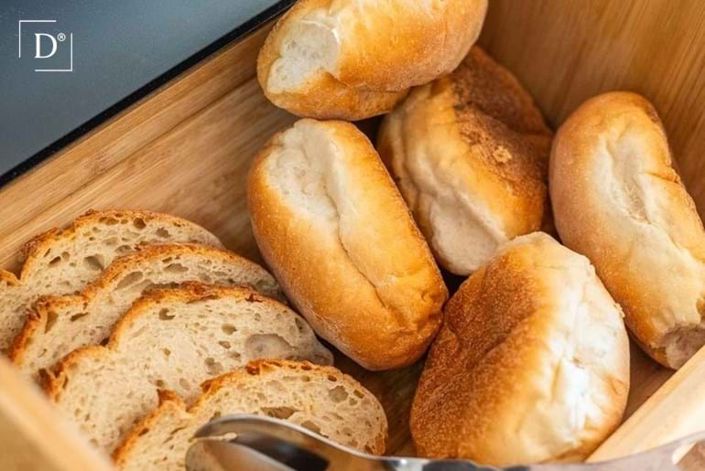 Image No.4-12 Bed Property for sale