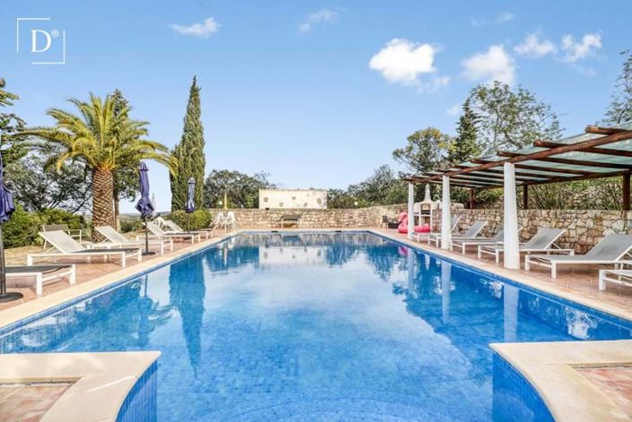 Image No.12-7 Bed Property for sale