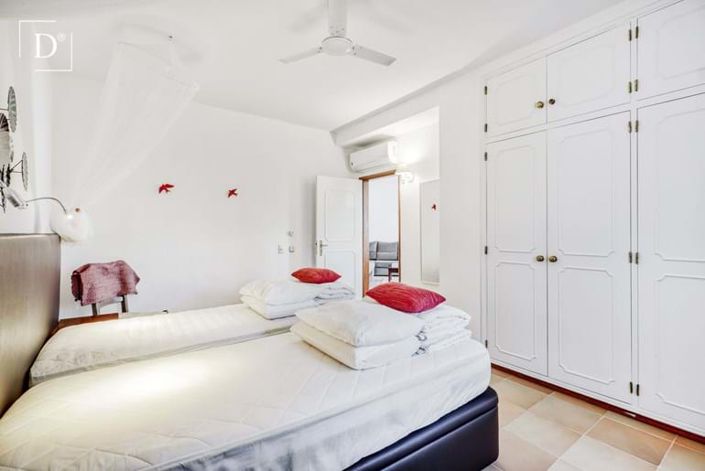 Image No.19-7 Bed Property for sale