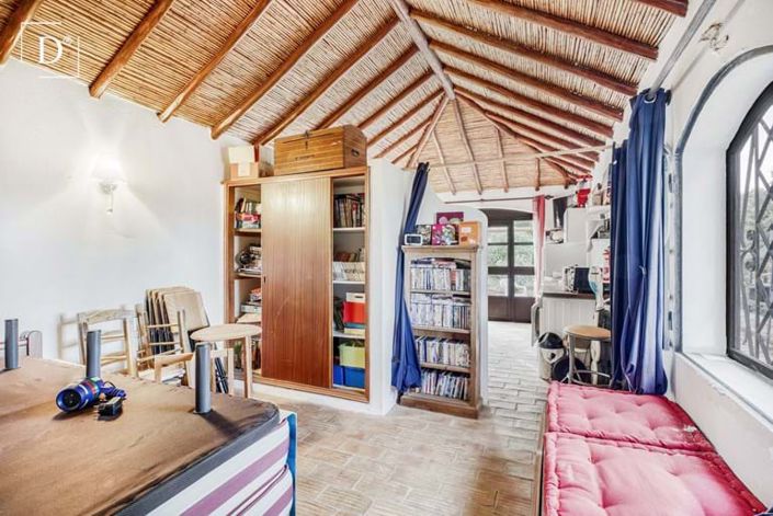 Image No.25-7 Bed Property for sale