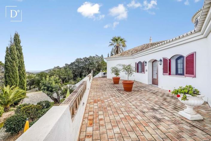 Image No.27-7 Bed Property for sale