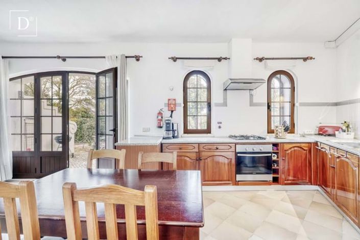 Image No.6-7 Bed Property for sale