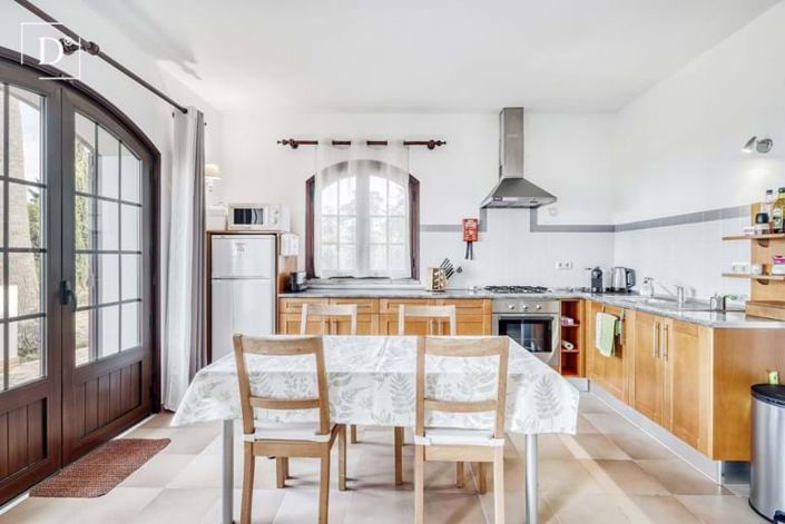 Image No.9-7 Bed Property for sale