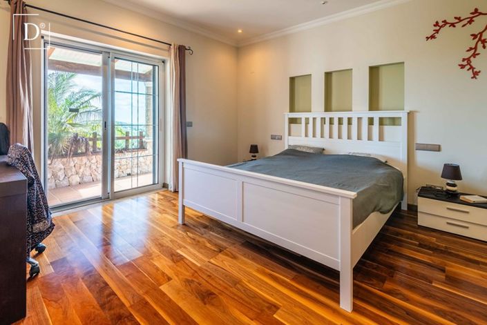 Image No.12-4 Bed Villa for sale