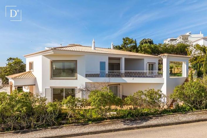 Image No.1-4 Bed Villa for sale