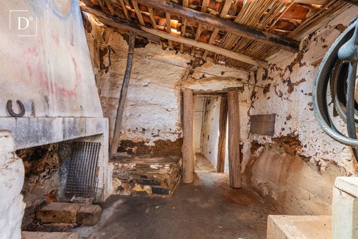 Image No.8-Villa for sale