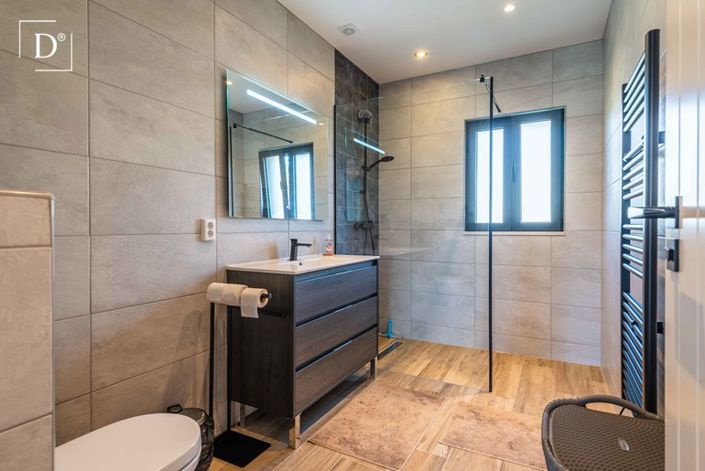 Image No.10-5 Bed Villa for sale