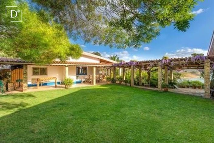 Image No.13-16 Bed Property for sale