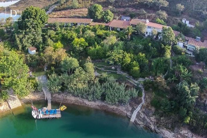 Image No.15-16 Bed Property for sale