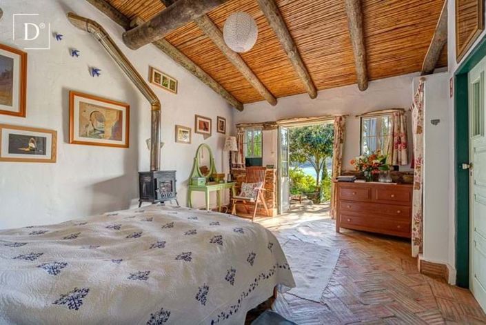 Image No.18-16 Bed Property for sale