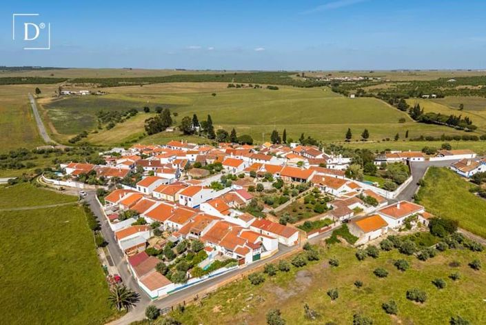 Image No.9-2 Bed Villa for sale