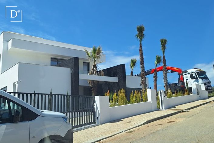 Image No.17-5 Bed Villa for sale