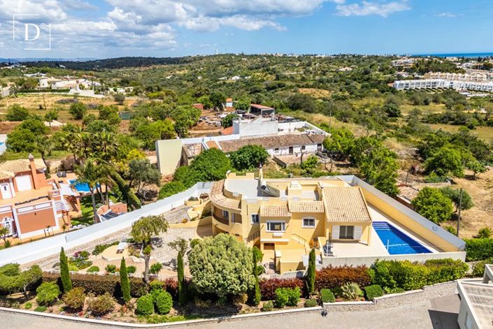 Image No.1-3 Bed Villa for sale