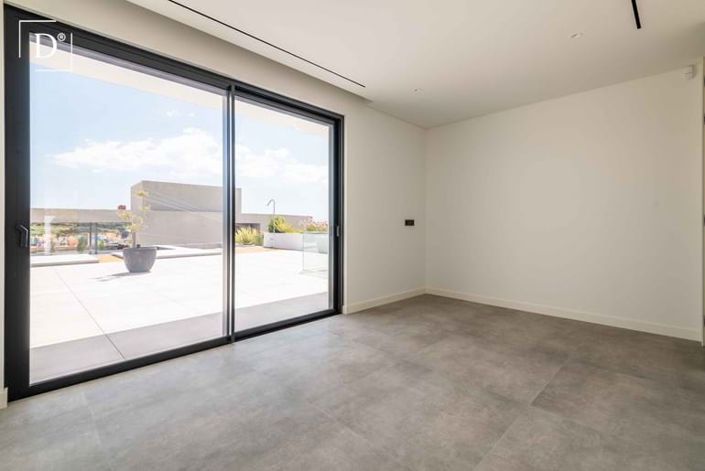 Image No.17-4 Bed Villa for sale