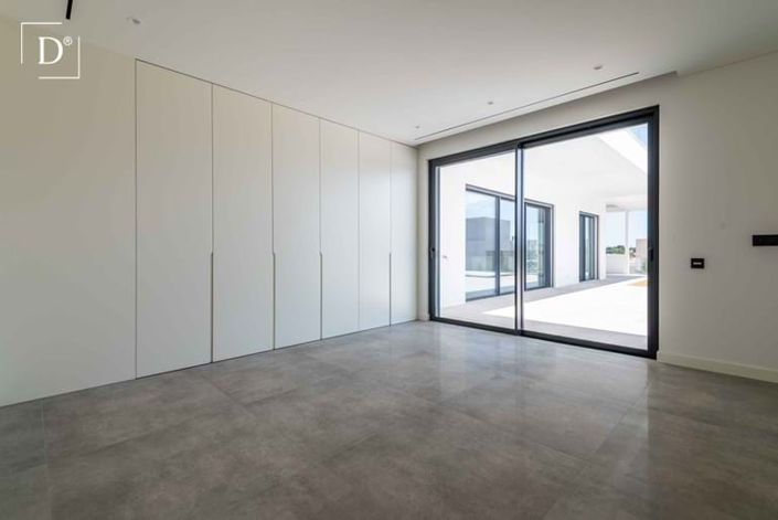 Image No.20-4 Bed Villa for sale