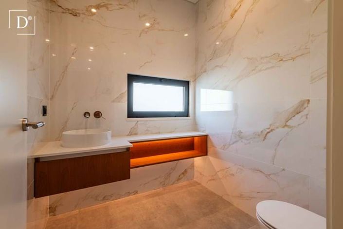 Image No.26-4 Bed Villa for sale