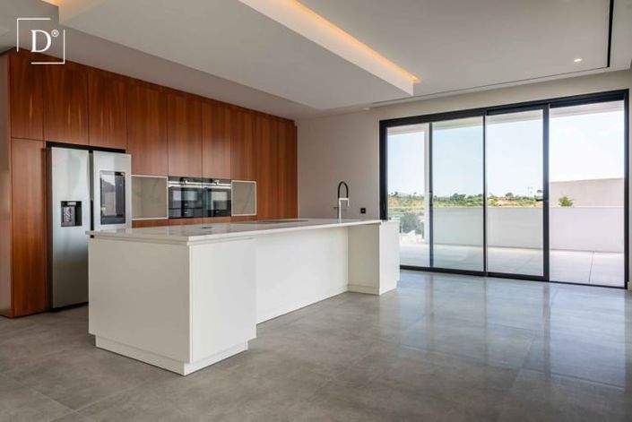 Image No.2-4 Bed Villa for sale