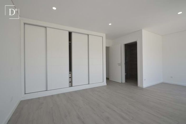 Image No.14-3 Bed Villa for sale