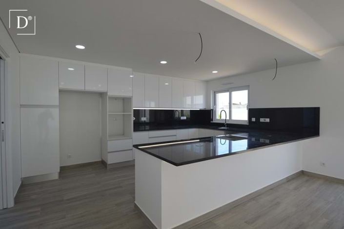 Image No.2-4 Bed Villa for sale