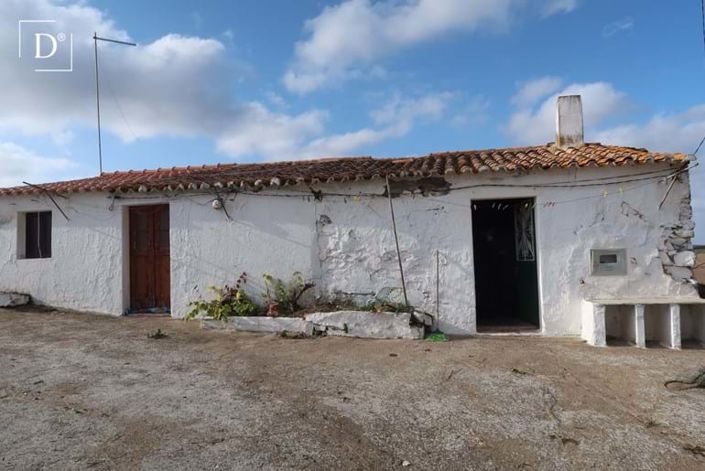 Image No.1-3 Bed Villa for sale